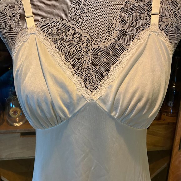 Vintage Shadowline Ivory full Slip Size 36 - Picture 2 of 5